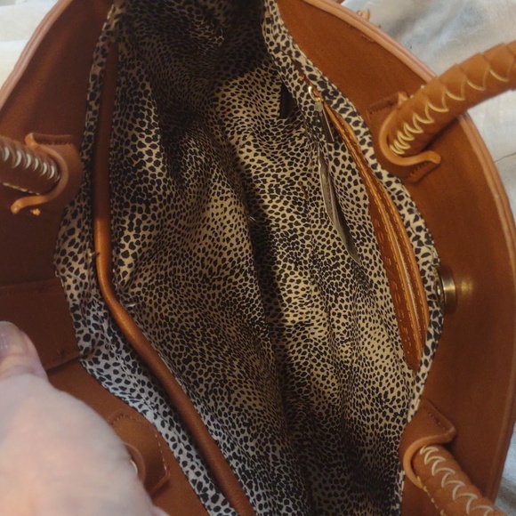 Sole Society Nikole Handbag in an Ivory Color With Camel Trim. NWT Very Cute! - Picture 12 of 12